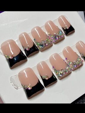 Trendy Y2K Handmade Gem Bling Black French Tip Duck Shaped Press-On Nails M L